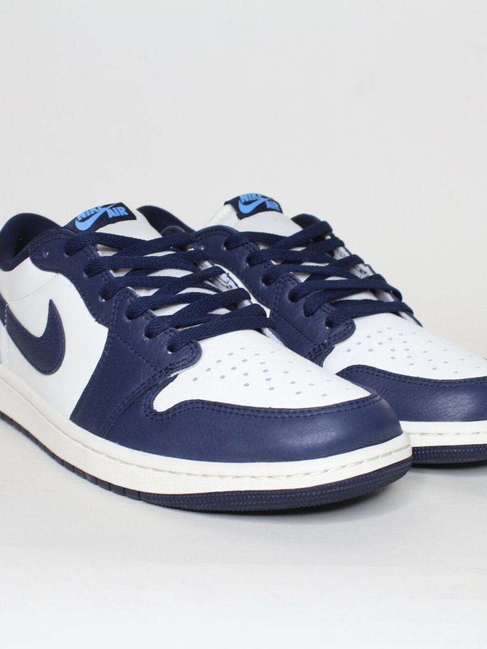 Nike Air Jordan 1 Low Obsidian UNC Sneakers Retro OG Mens Size 10.5 CZ0790-400